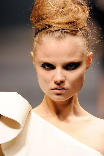 Look 4